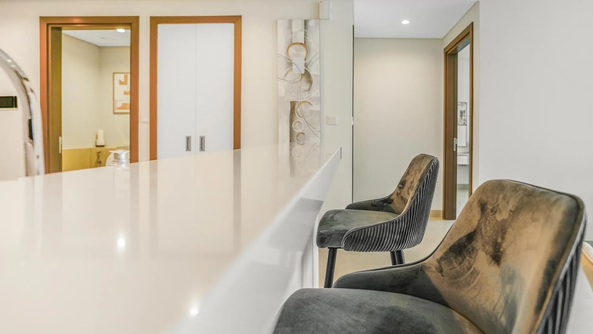 Sea View Apartment Located On The 39Th Floor With Rooftop Pool Close To World Trade Centre Dubai