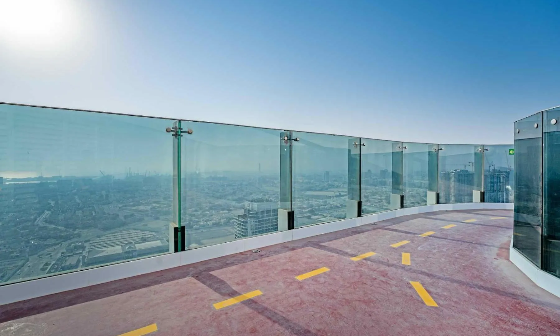 Sea View Apartment Located On The 39Th Floor With Rooftop Pool Close To World Trade Centre Dubai
