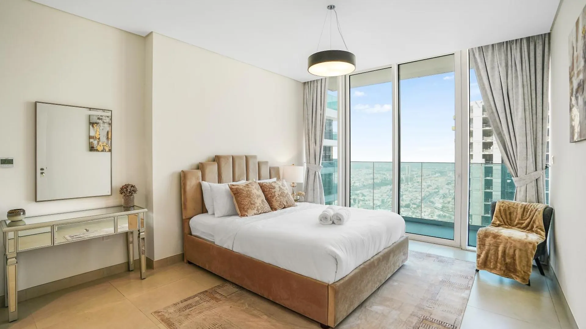 Sea View Apartment Located On The 39Th Floor With Rooftop Pool Close To World Trade Centre Dubai United Arab Emirates
